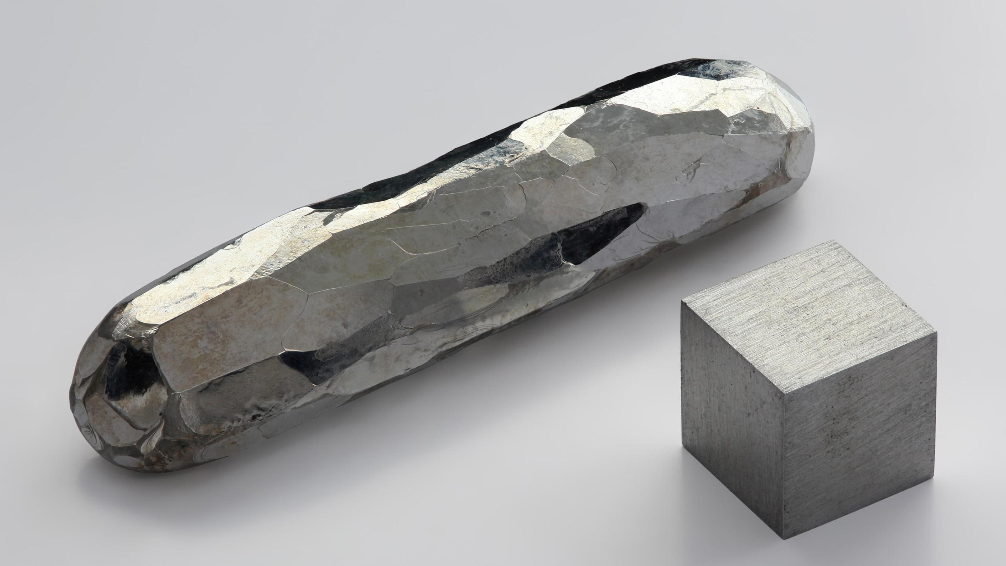 Materiales estratégicos e IA: desmitificando la supuesta inmaterialidad 