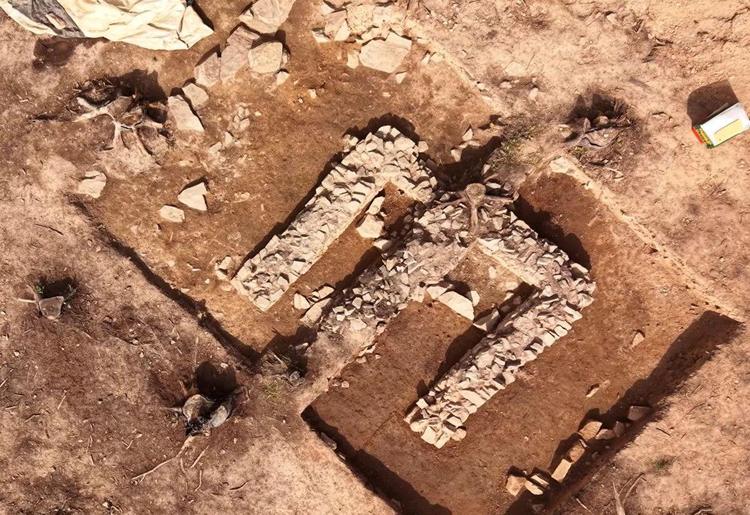 Archaeologists find preserved village near Roman fort