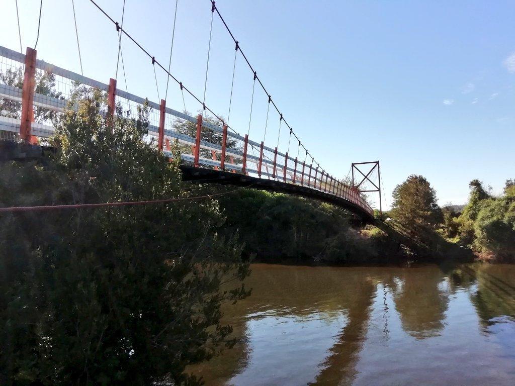 Puente Colgante Carihueico en Dalcahue, Chiloé, Sur de Chile