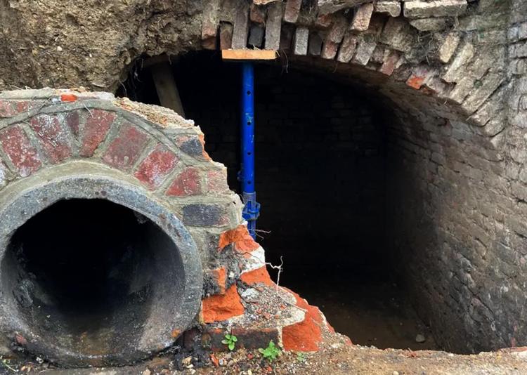 Traces of Henry VIII’s lost Tudor palace found beneath school