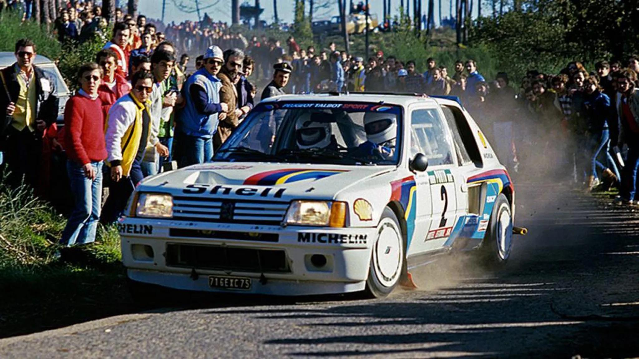 Voiture de Ari Vatanen lors du rallye Paris-Dakar janvier 1987 au... News Photo - Getty Images