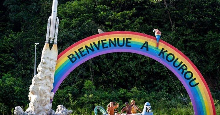 À Kourou en Guyane, Macron au soutien d’Ariane