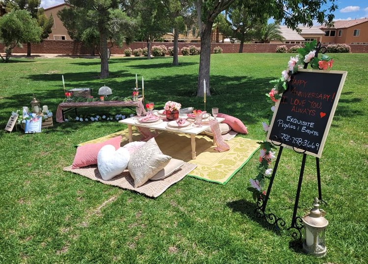 Have an "Exquisite" Picnic Experience in the Desert by @tallzz_