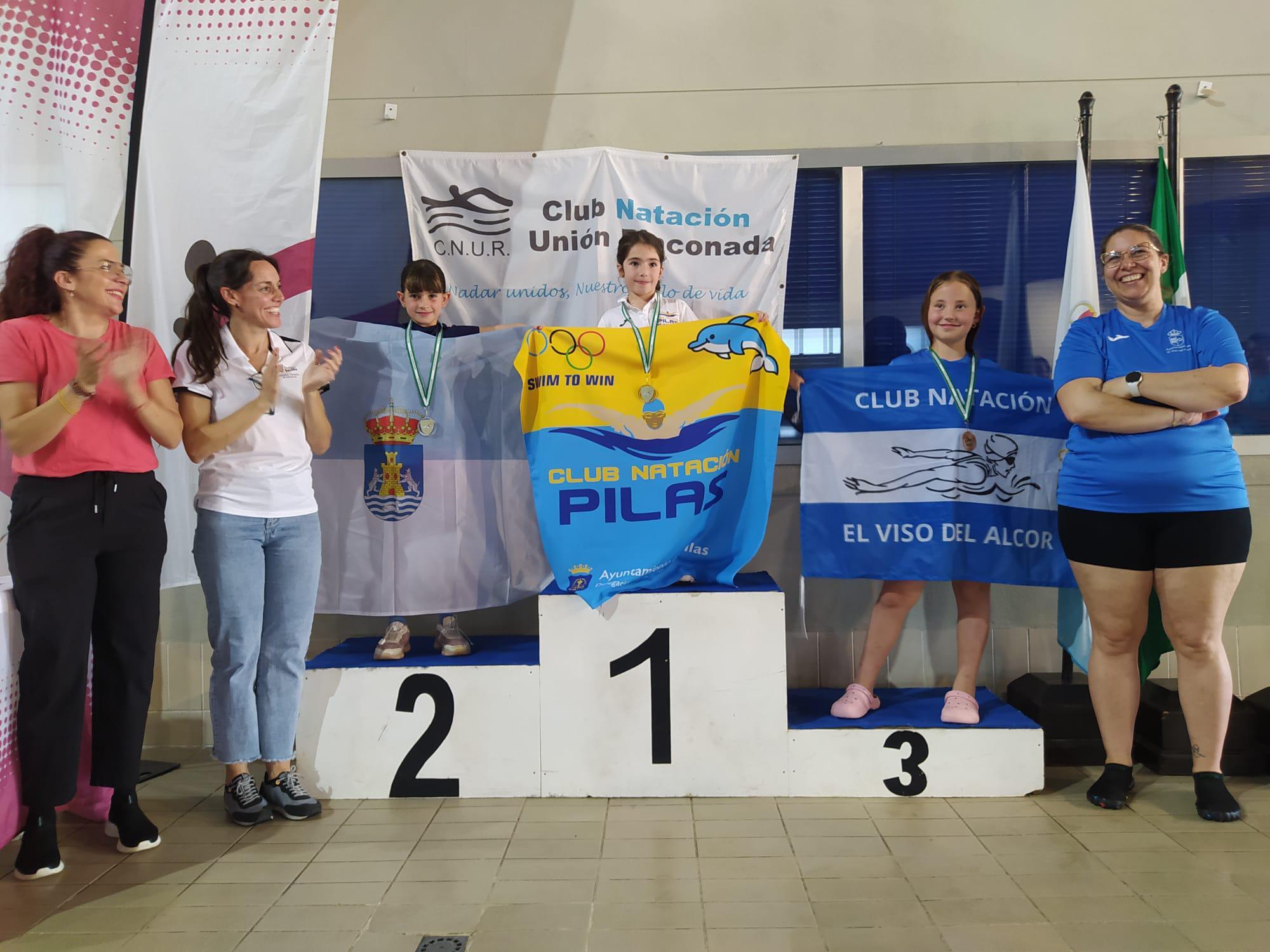 La lebrijana Emma Tejero consigue una nueva medalla de plata en la segunda final del Circuito Provincial de Natación