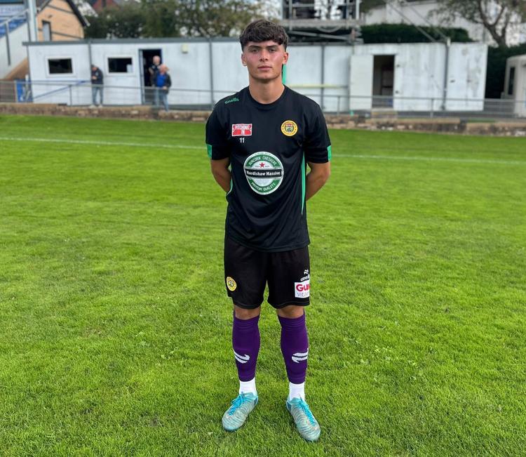 Linnets land Shrimps striker Oscar Wright