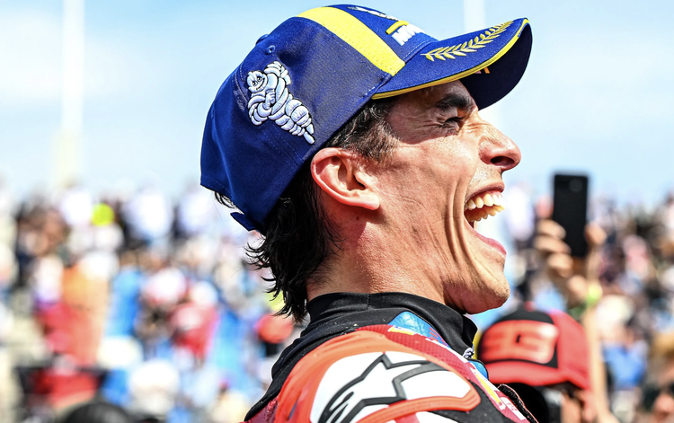 Marc Márquez 'arras­a' y se lleva un triunfo incontestable en el Balaton Park