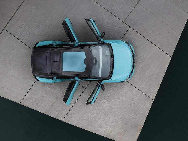 Innovación en confort y diseño: el nuevo Nissan LEAF gana altura interior con su techo panorámico inteligente