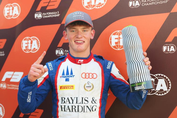 Slater logra la pole en Monza mientras su rival Ugochukwu queda fuera del top 10