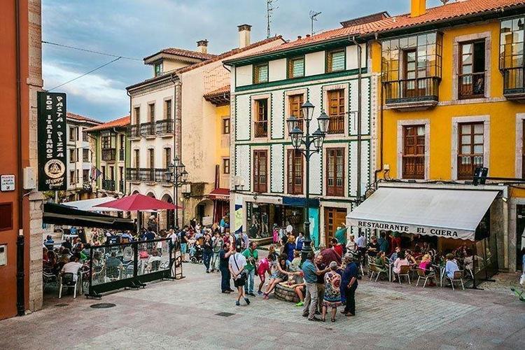 Llanes, el concejo asturiano con más de 30 playas y un casco histórico medieval que enamora