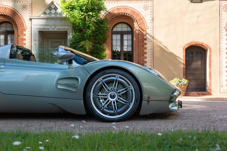 PIRELLI, EN RUTA CON LA TECNOLOGÍA CYBER TYRE: 1.500 KILÓMETROS EN UN PAGANI UTOPIA ROADSTER