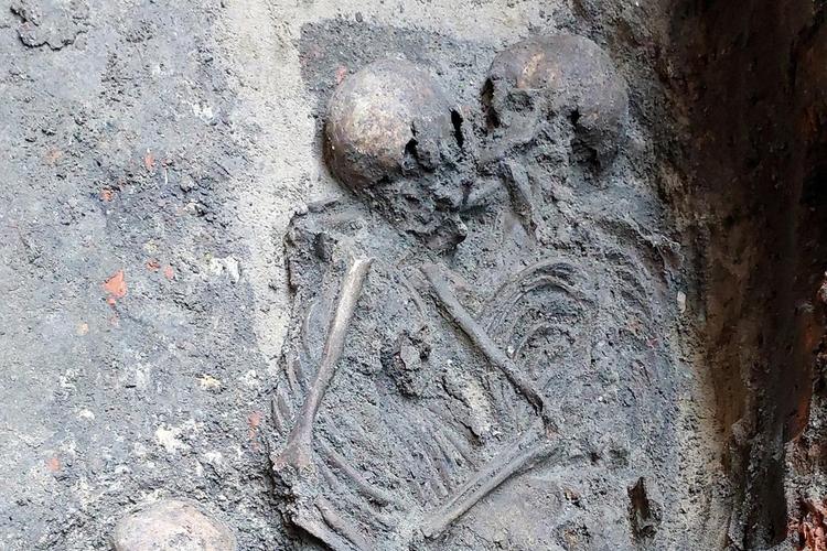 DNA analysis reveals Poland’s first confirmed medieval same-sex burial
