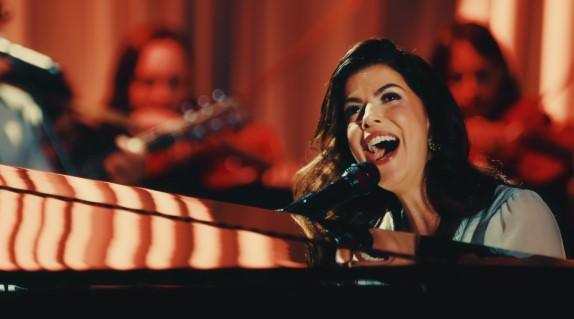 Rachel Novaes lança música inédita e reúne participações especiais em projeto de 25 anos de carreira