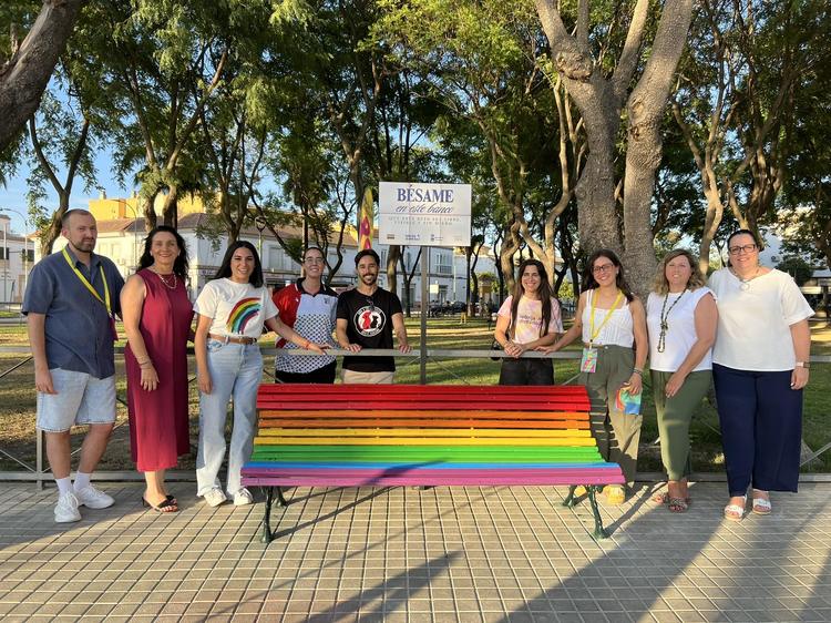 Inaugurado el Banco de la Diversidad como símbolo de la libertad, la tolerancia y el respeto