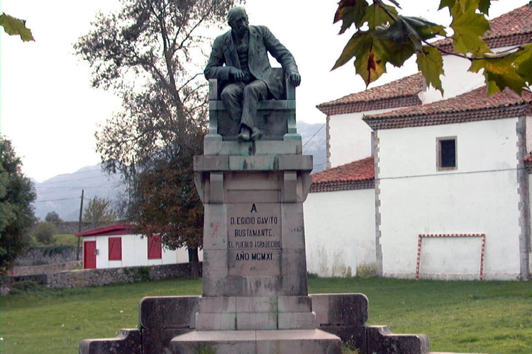 Escultura «Monumento a Egidio Gavito Bustamante»