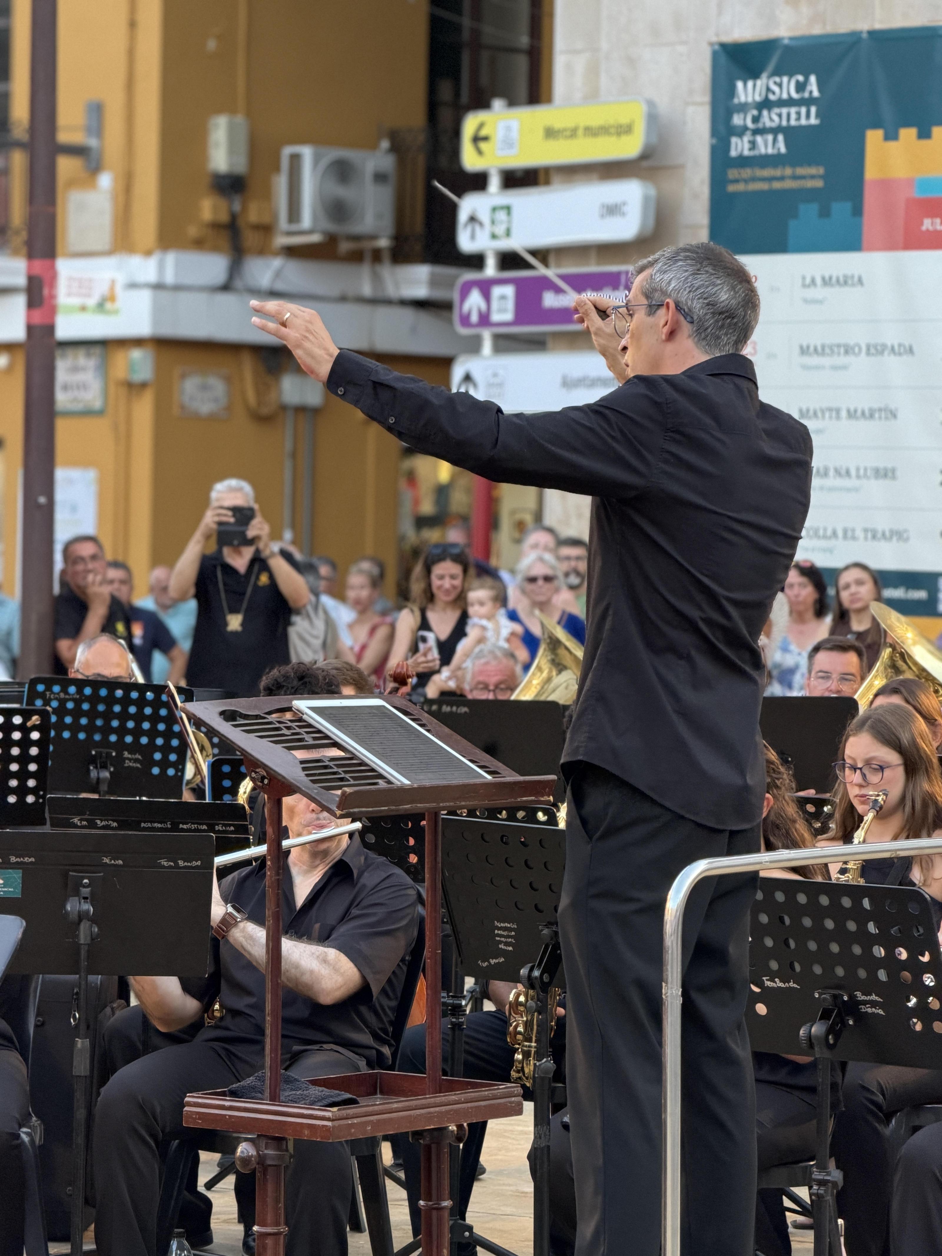La música protagonista de Moros y Cristianos de Dénia con el estreno de las marchas de las Capitanías 
