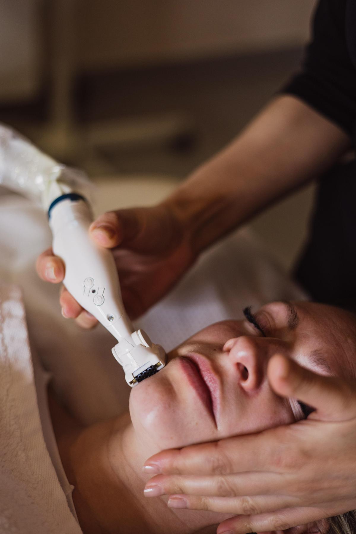 TRATTAMENTI VISO E CORPO