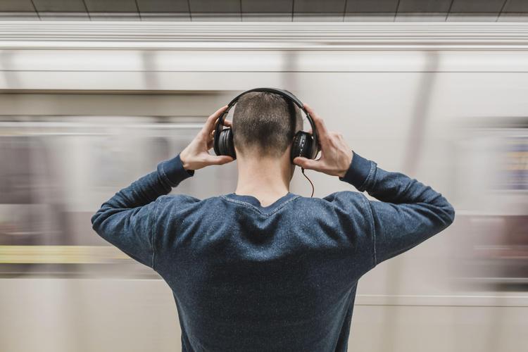 Escuchar Bendice 
