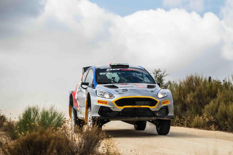 El Ford Fiesta R5 MkII repite victoria en el Rallye de Cáceres con Max Smart
