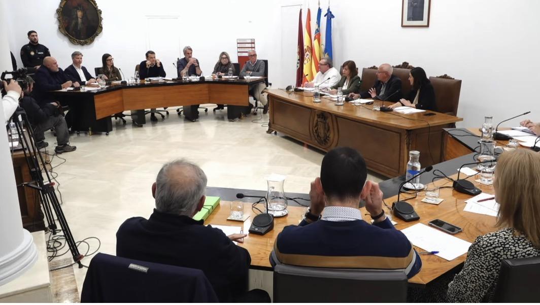Dénia rechaza pronunciarse sobre Ceuta por ser una cuestión “no municipal”, pero sí lo hizo sobre Palestina en 2024