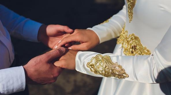 Le cheikh, la fiancée et le pèlerin : le phénomène du « mariage de plaisir » en Syrie