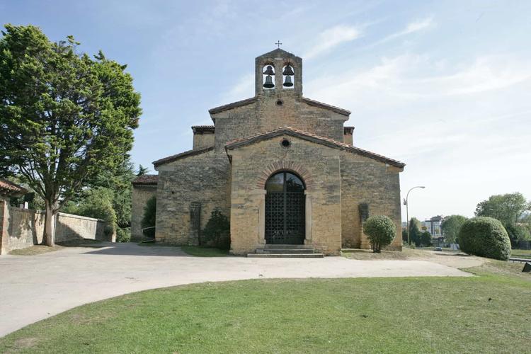 Iglesia San Julián de los Prados de Oviedo