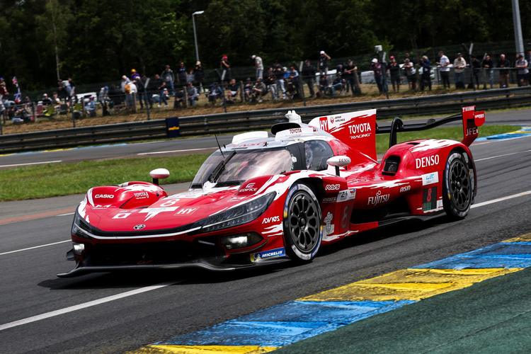 TOYOTA RACING SUPERA EL PRIMER EXAMEN DE LAS 24 HORAS LE MANS Y LUCHARÁ CON LOS DOS TR010 HYBRID POR LA HYPERPOLE