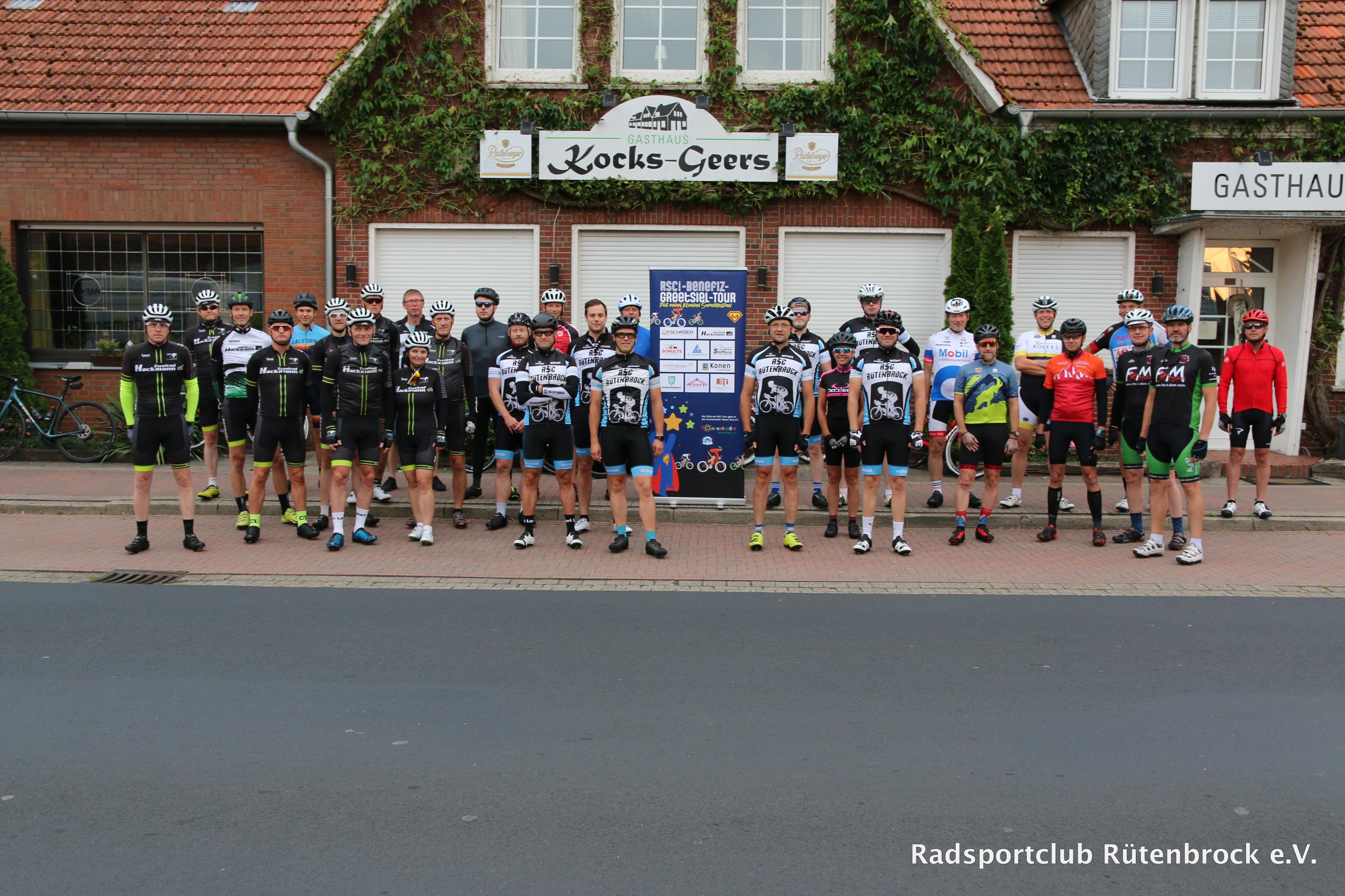 Zielankunft der RSC-Benefiztour nach 275 km in Rütenbrock