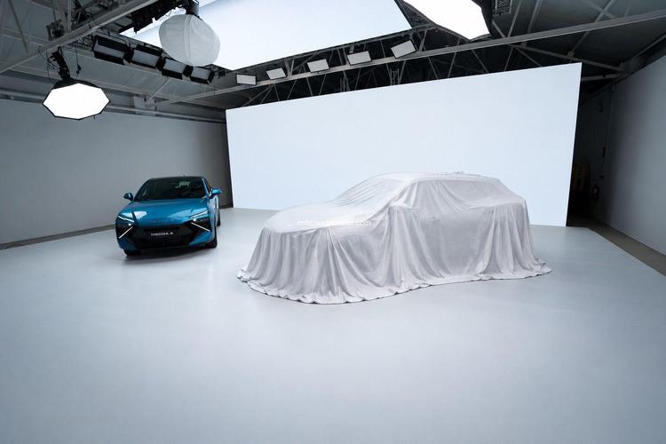 DEBUT EUROPEO DE OMODA 4 Y NUEVO OMODA 5 EN EL SALÓN DEL AUTOMÓVIL DE PARÍS