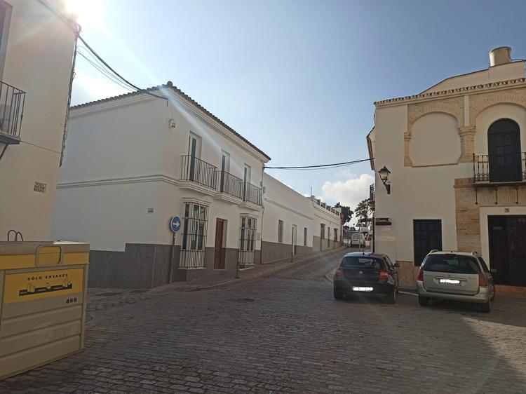 Aviso: La calle Condesa de Lebrija permanecerá cortada al tráfico rodado del lunes 29 de noviembre al 1 de diciembre por obras de derribo en una vivienda privada