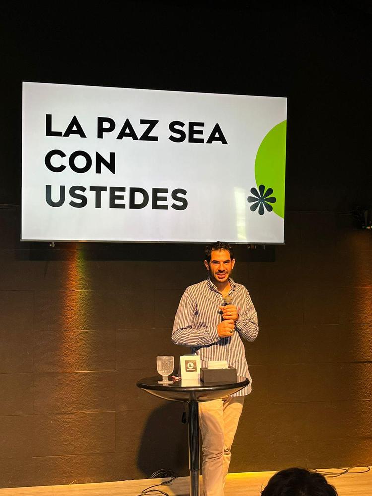 La paz sea con ustedes - Elías Justo