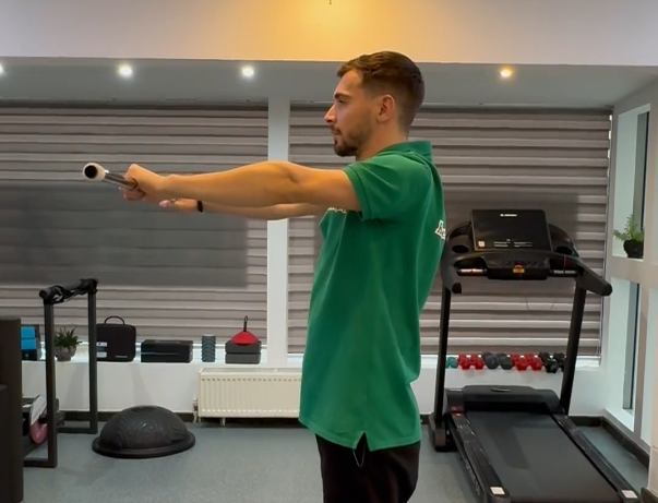#11 Băț – ducem umerii în spate (Stick shoulder opening)