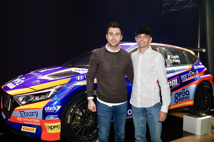 Los Hyundai de Terra Training Motorsport, en manos de Pepe López y Sergi Pérez