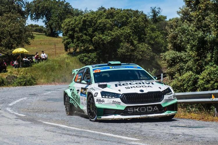 Suárez e Iglesias ganan cuatro tramos y aventajan en 20.7 segundos