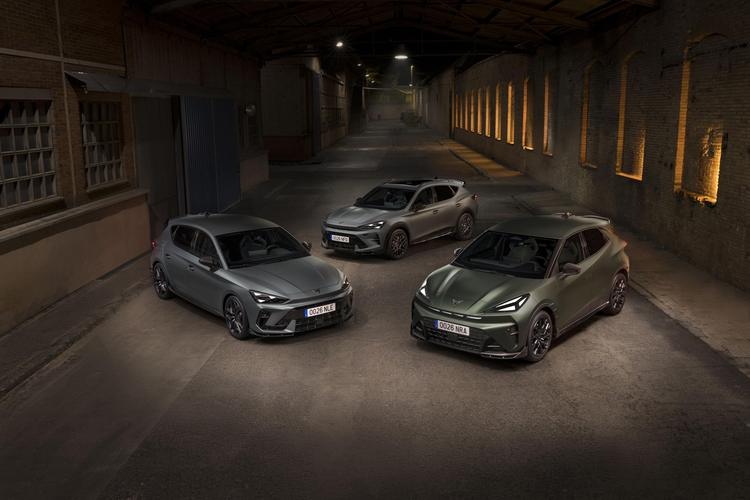 CUPRA DEBUTA EN EL PARIS MOTOR SHOW CON LA PRESENTACIÓN DEL RAVAL CUSTOM CUPRA BY ABT Y EL EQUIPO CUPRA KIRO DE FÓRMULA E