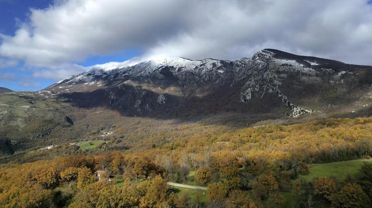 Pedalando tra le montagne silenziose di Pietraroja
