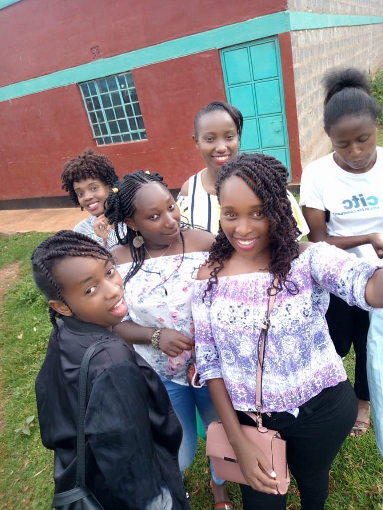 Shiru and her squad, registered nurses exploring Kenya together