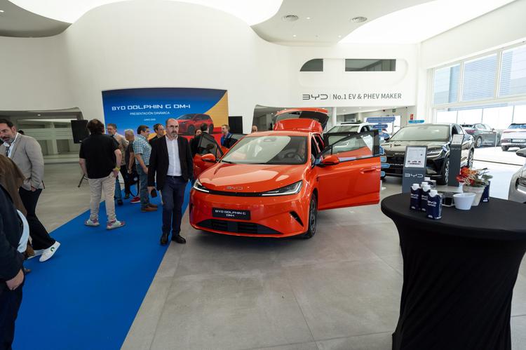 BYD PRESENTA EL NUEVO DOLPHIN G DM-I EN ESPAÑA CON UN LANZAMIENTO SIMULTÁNEO EN 27 CONCESIONARIOS OFICIALES