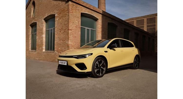 Leapmotor amplía su gama europea con el lanzamiento del nuevo B05 en el Salón de Poznań, en Polonia