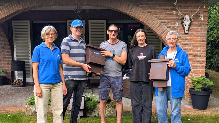 NABU Oelde stellt kostenlos zehn Fledermauskästen