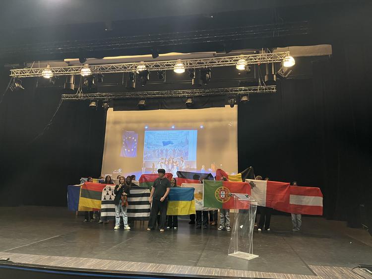 Concours Mouvement Européen France - 1er prix pour la classe de S14