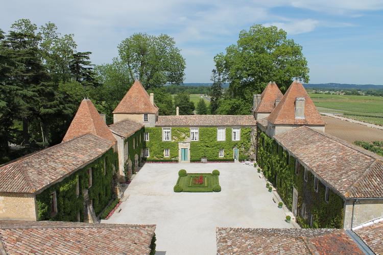 Château Carbonnieux EN