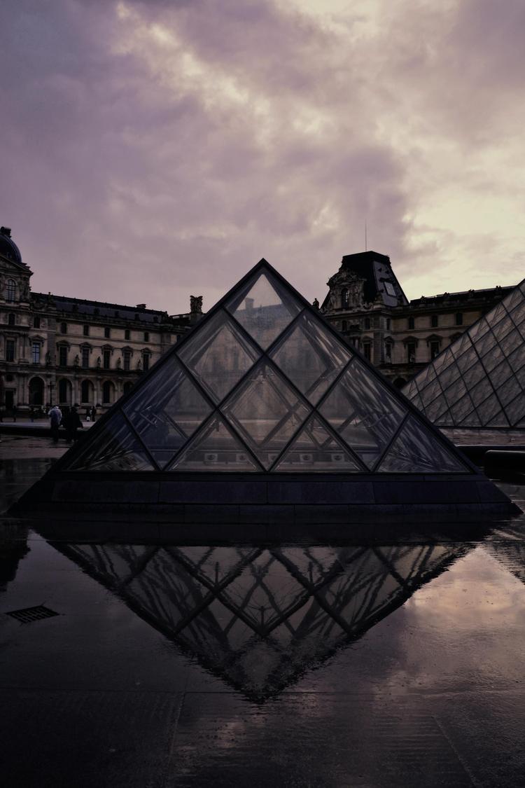 Uma noite no Louvre
