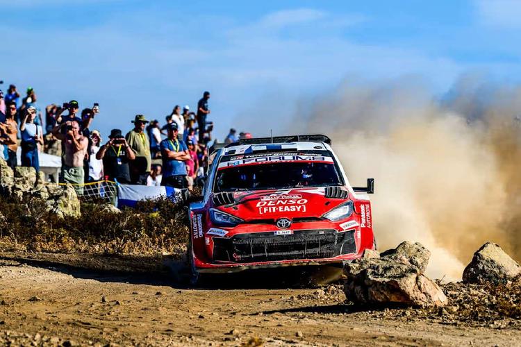 Pajari se queda a seis puntos del título del WRC 2026 y mira a 2027