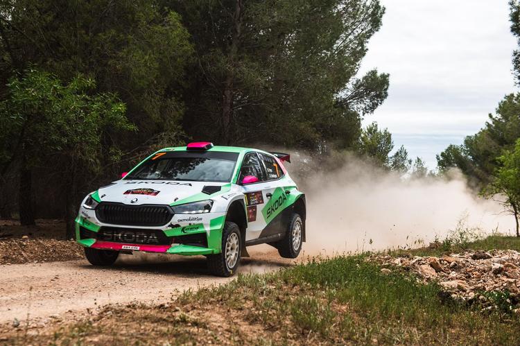 Cohete Suárez lidera el sábado en Utiel tras marcar un scratch en Ardal
