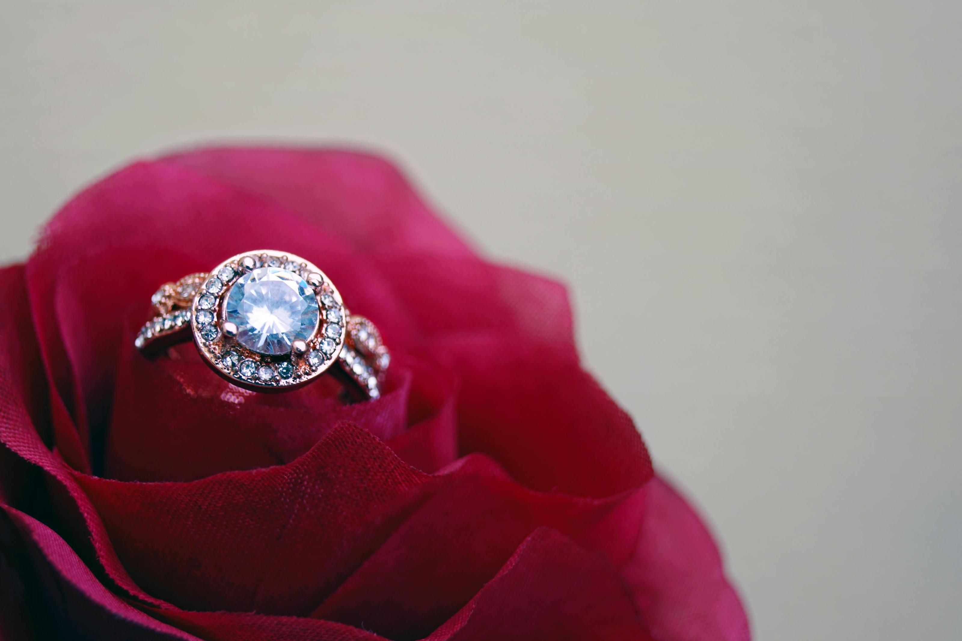 I'm not into jewelry and won't wear my engagement ring