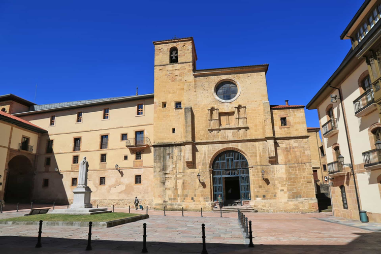 Iglesia de Santa María la Real de la Corte de Oviedo
