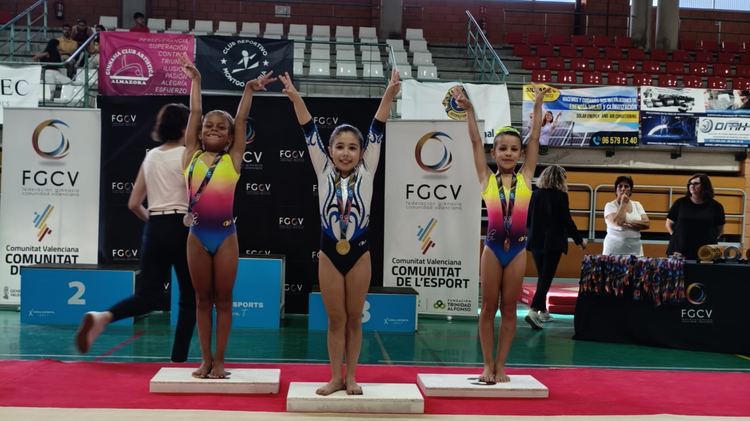Excelente actuación del Club Gelx en el Campeonato Autonómico de Gimnasia Artística de Xàbia con trece clasificadas para el Campeonato de España