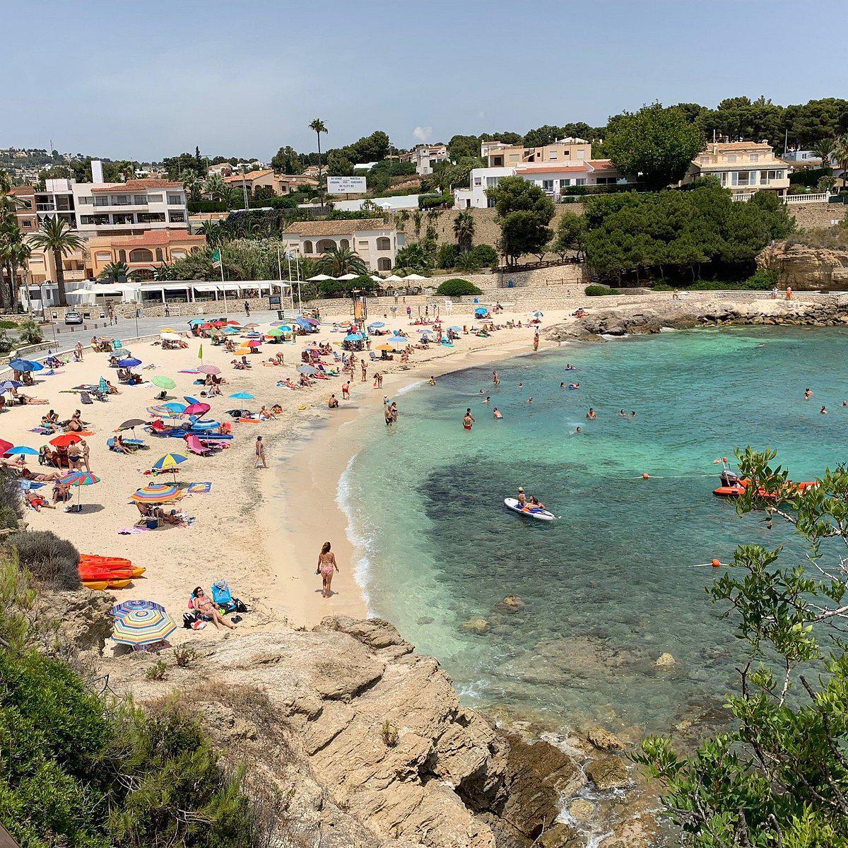 Benissa refuerza las actuaciones en la playa de La Fustera y garantiza la calidad del agua para el baño