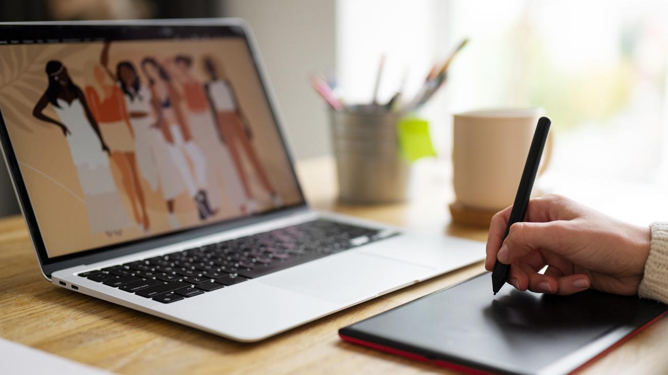 Más de 240 cursos de formación online con certificación oficial, disponibles desde septiembre a través del programa Aula Mentor en Lebrija