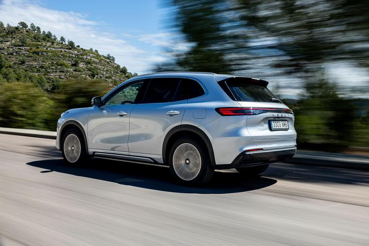 GEELY STARRAY EM-I: EL SUV HÍBRIDO ENCHUFABLE QUE REDEFINE LA EFICIENCIA Y LA EXPERIENCIA DE CONDUCCIÓN